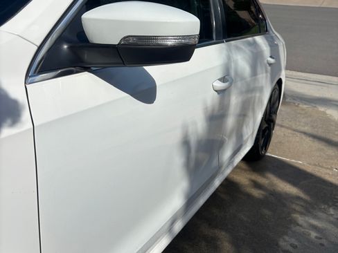 Used 2014 Volkswagen Passat 3.6 SEL Premium FWD image 4