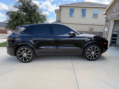 Used 2020 Porsche Cayenne S AWD/4WD image 4