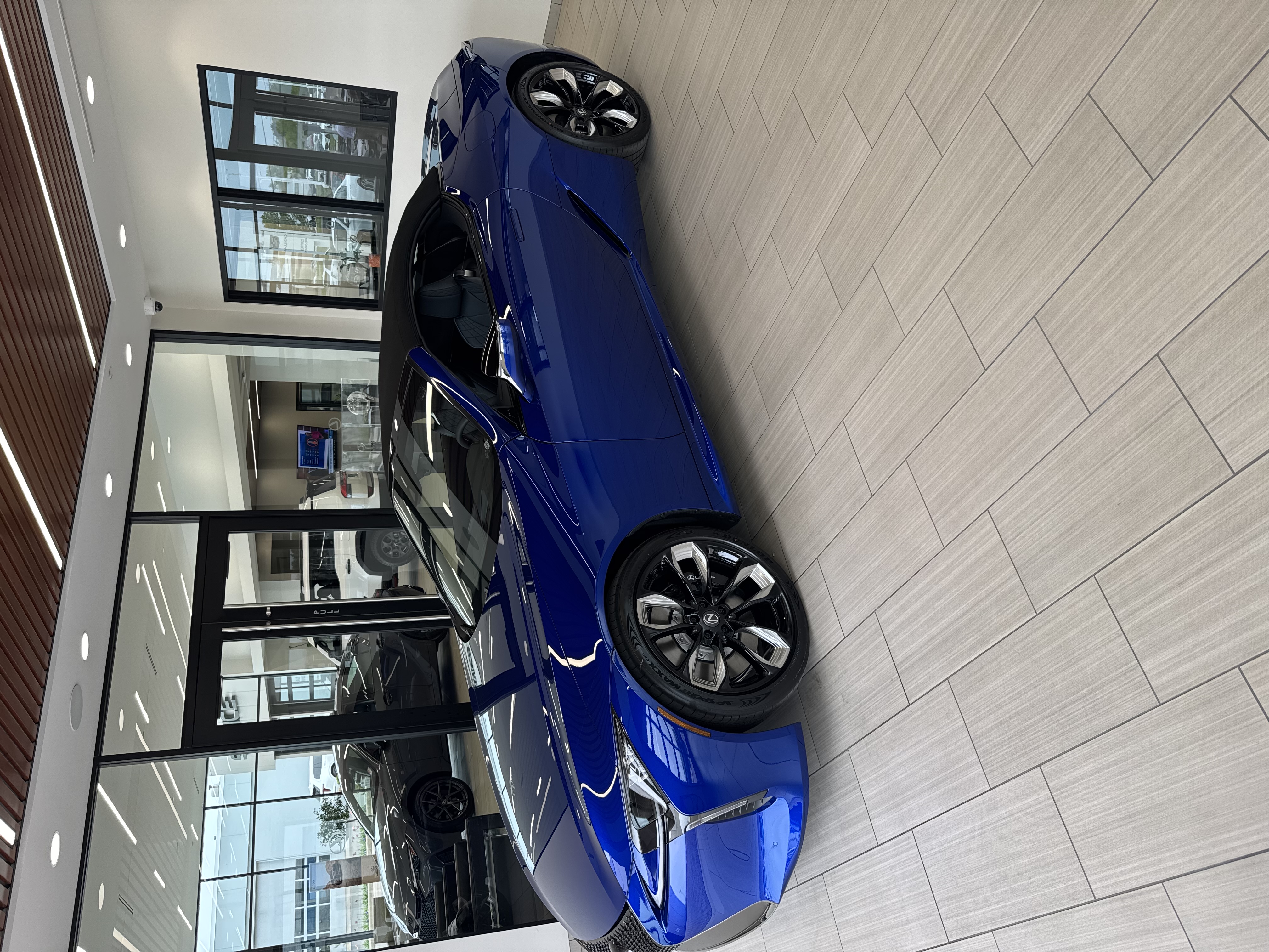 Used 2026 Lexus LC 500 Convertible w/ Bespoke Build Package RWD image 2