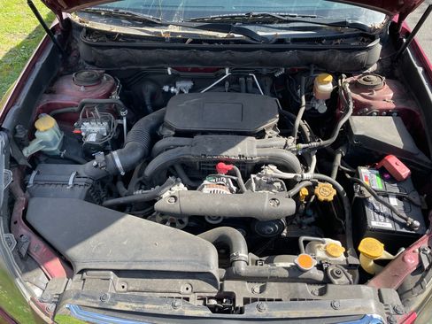 Used 2011 Subaru Outback 2.5i Limited w/ PWR Moonroof Pkg image 10