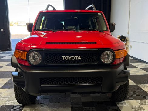 Used 2012 Toyota FJ Cruiser 4WD image 2
