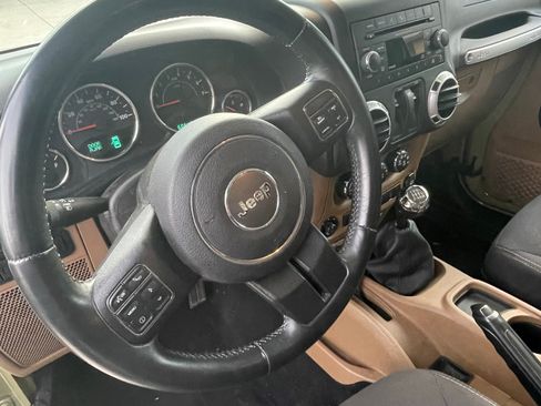 Used 2013 Jeep Wrangler Rubicon w/ PWR Convenience Group image 13