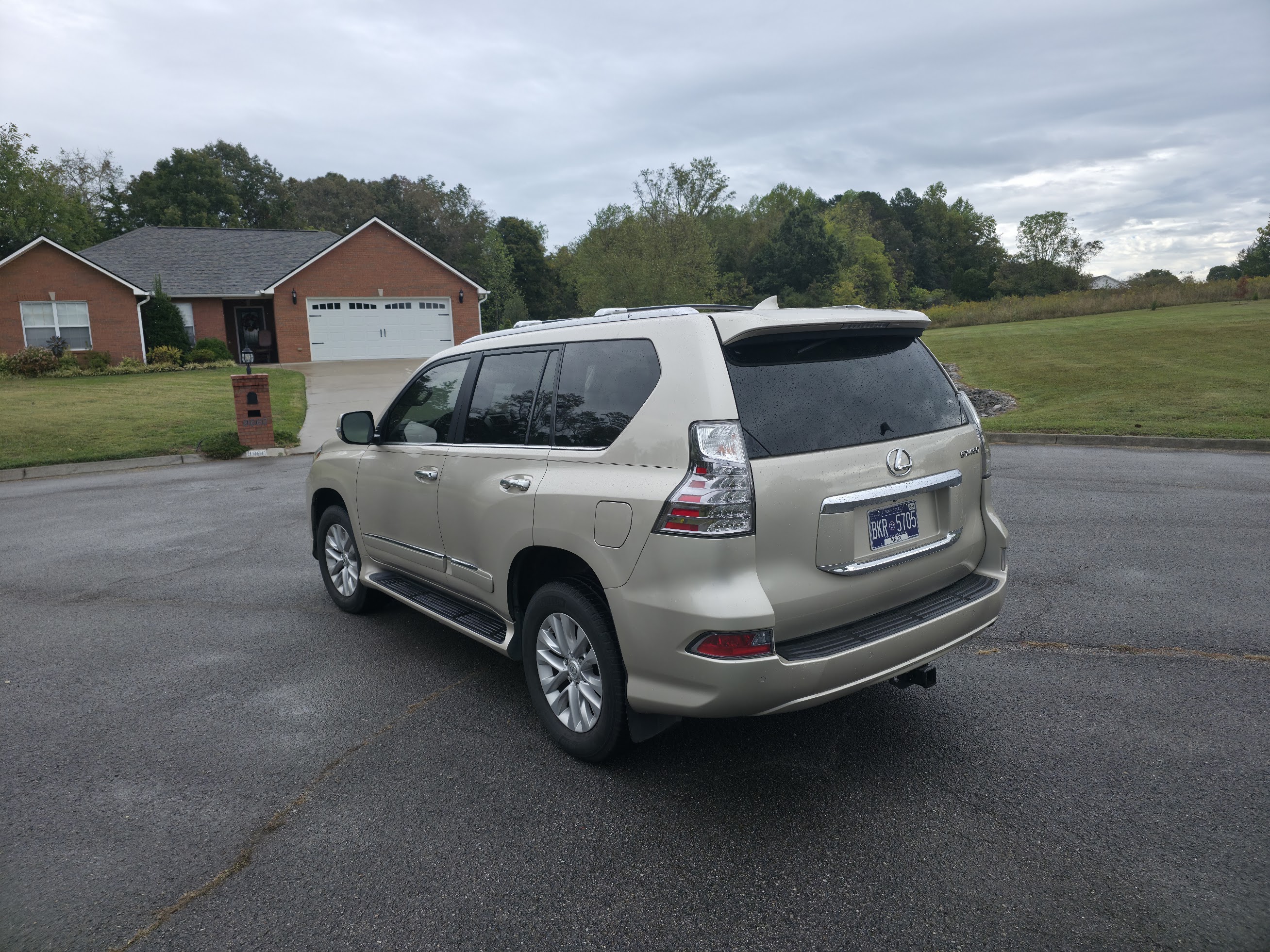 Used 2016 Lexus GX 460 w/ Premium Package AWD/4WD image 6