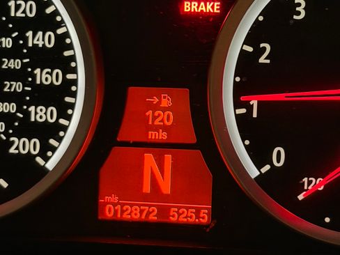 Used 2010 BMW M6 Convertible image 13