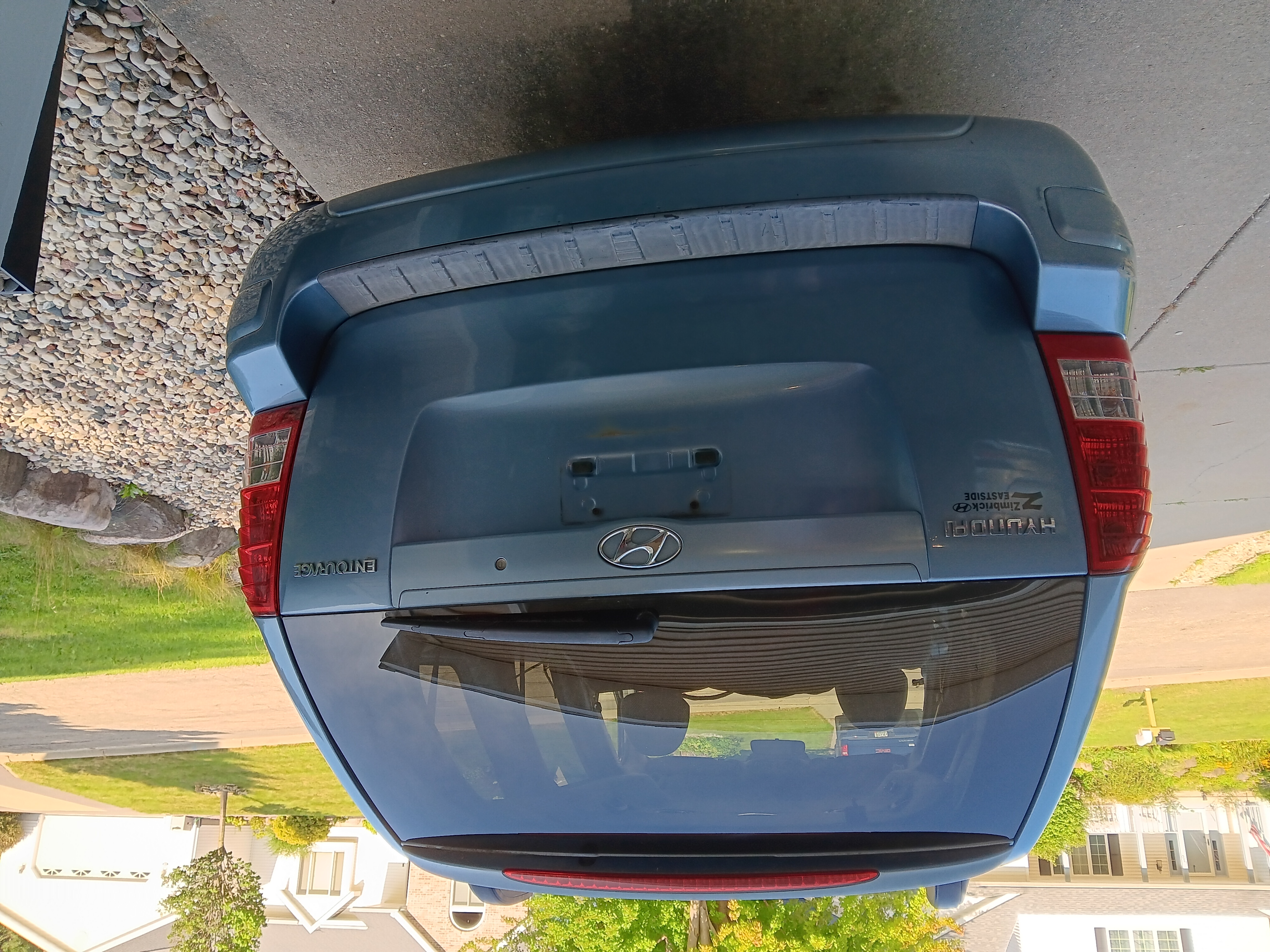 Used 2007 Hyundai Entourage SE FWD image 5