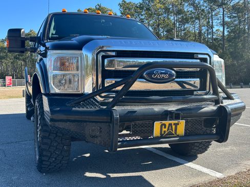 Used 2016 Ford F250 Lariat w/ Lariat Interior Package image 2