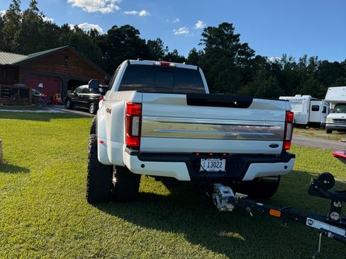 Used 2022 Ford F450 Platinum image 4