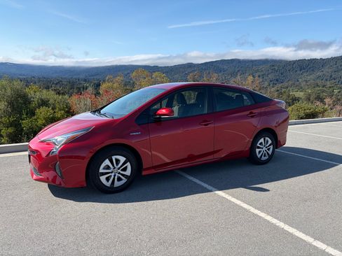 Used 2016 Toyota Prius Two FWD image 1