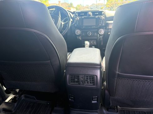 Used 2018 Toyota 4Runner TRD Off-Road Premium image 9