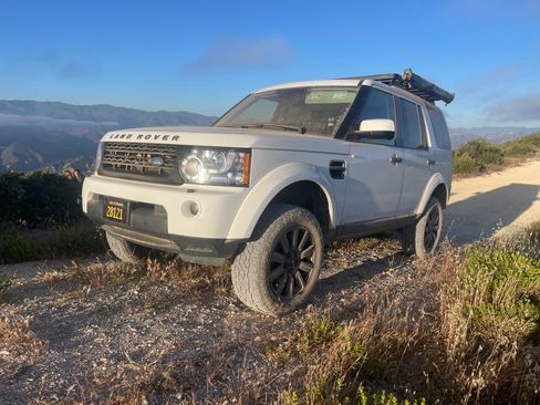 Used 2013 Land Rover LR4 HSE image 2