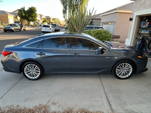 Used 2020 Toyota Avalon Limited w/ Advanced Safety Package FWD image 2