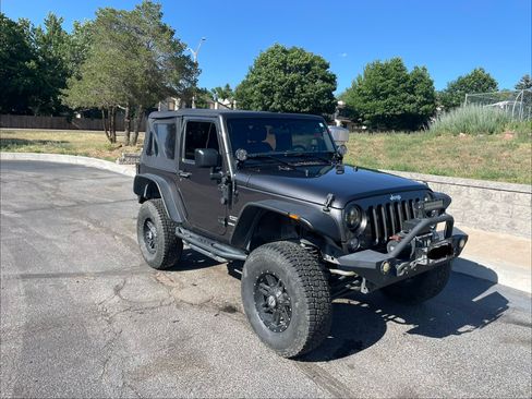 Used 2017 Jeep Wrangler Sport AWD/4WD image 2