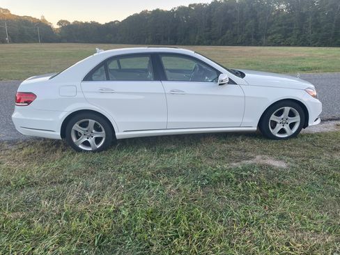 Used 2014 Mercedes-Benz E 350 4MATIC Sedan image 2