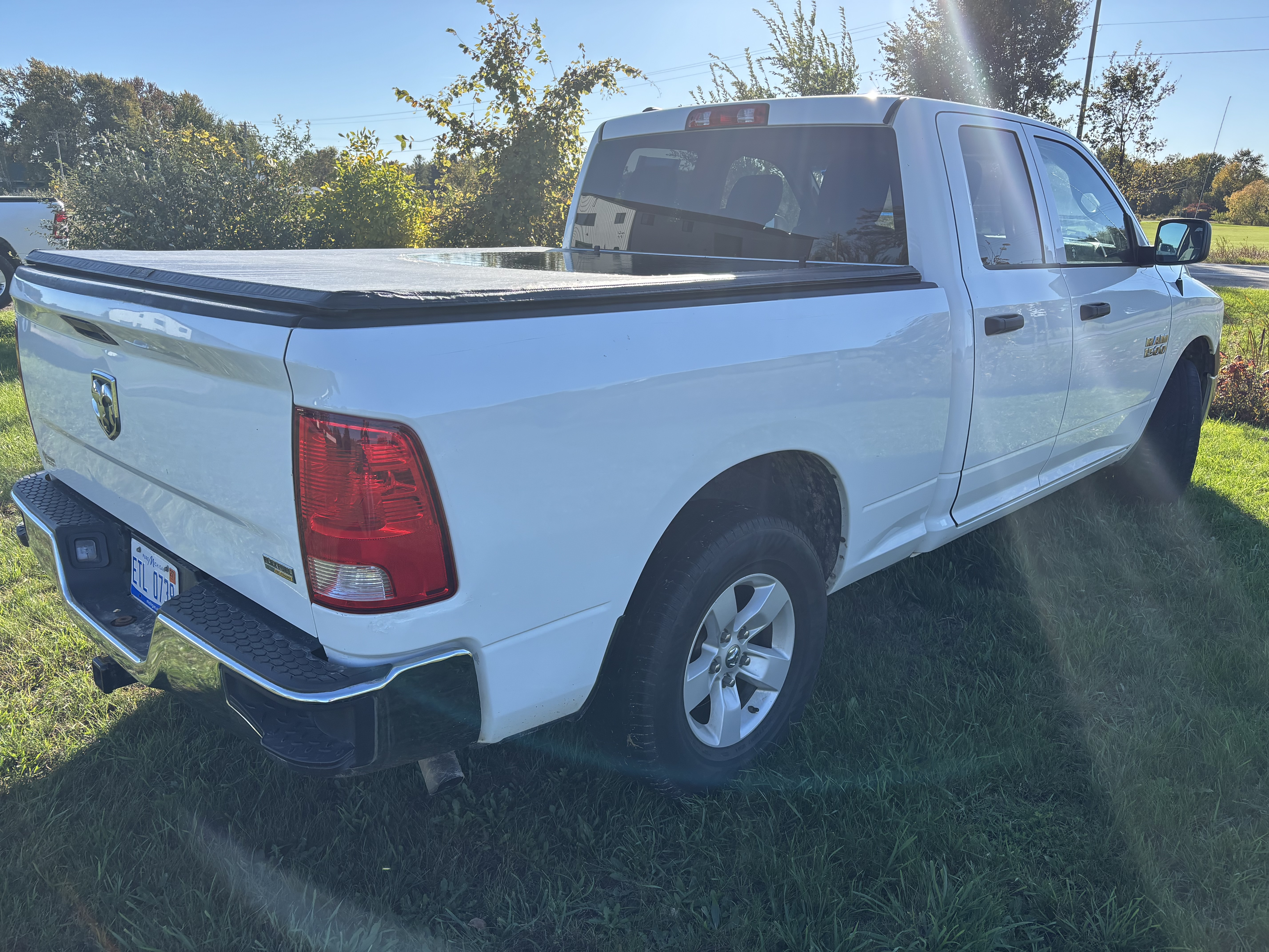 Used 2017 RAM 1500 ST w/ SXT Appearance Group RWD image 19