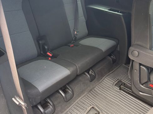 Used 2018 Chevrolet Traverse LT FWD image 11