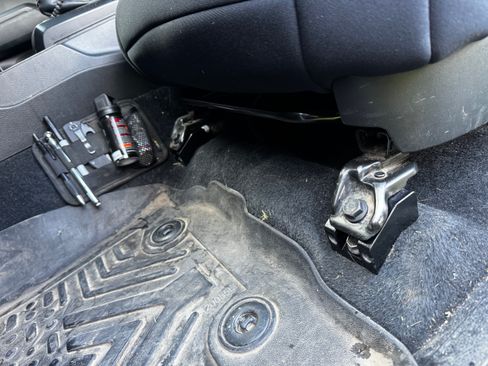 Used 2016 Toyota Tacoma SR w/ Towing Package image 19