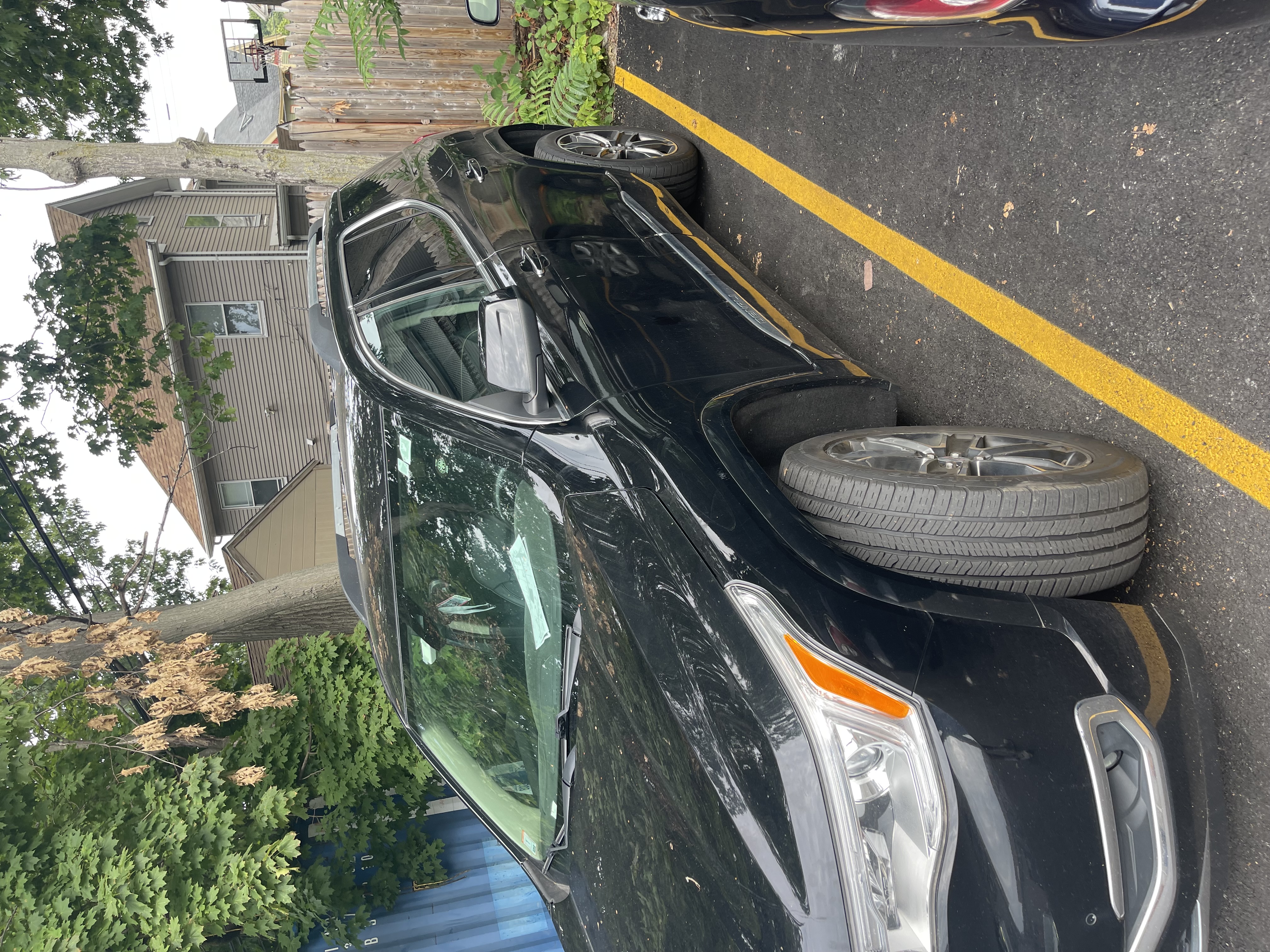 Used 2019 GMC Acadia Denali AWD/4WD image 2