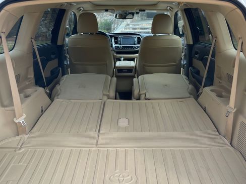 Used 2016 Toyota Highlander Limited Platinum image 19