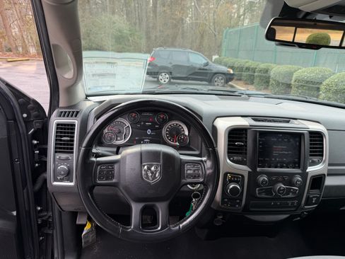 Used 2019 RAM 1500 Big Horn image 10