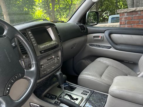 Used 2007 Toyota Land Cruiser image 4