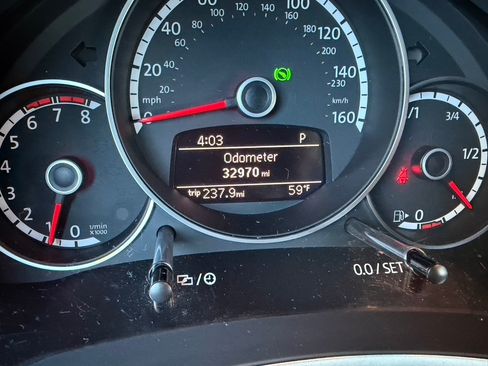 Used 2015 Volkswagen Beetle 1.8T FWD image 9