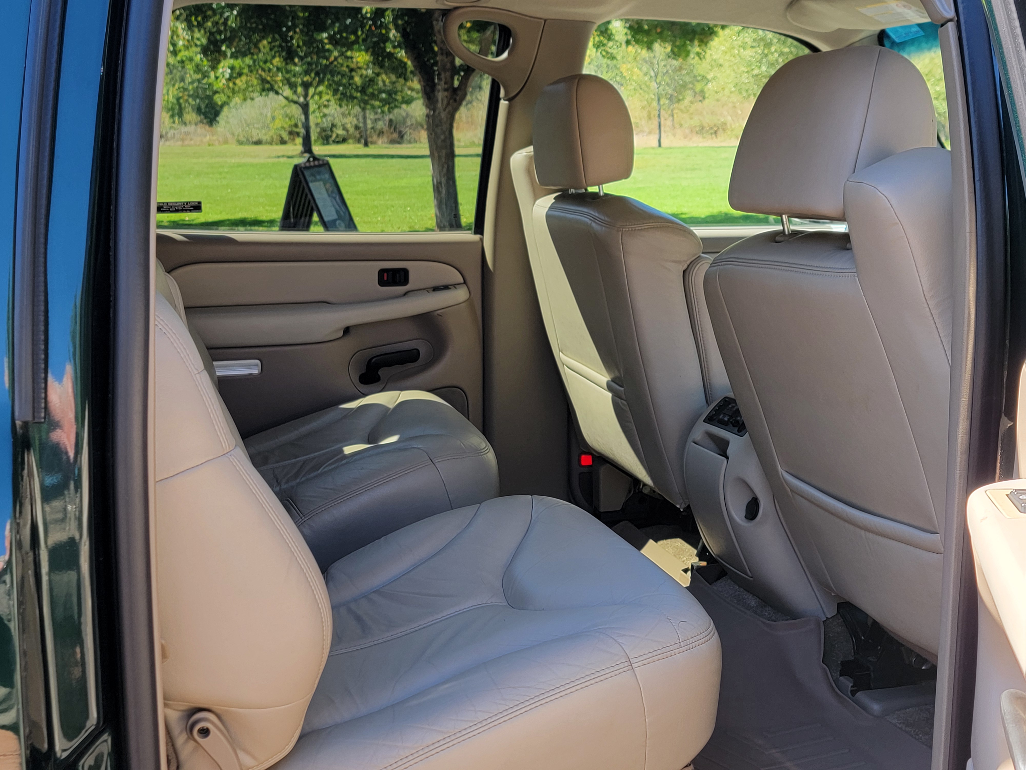 Used 2001 GMC Yukon XL SLT AWD/4WD image 24