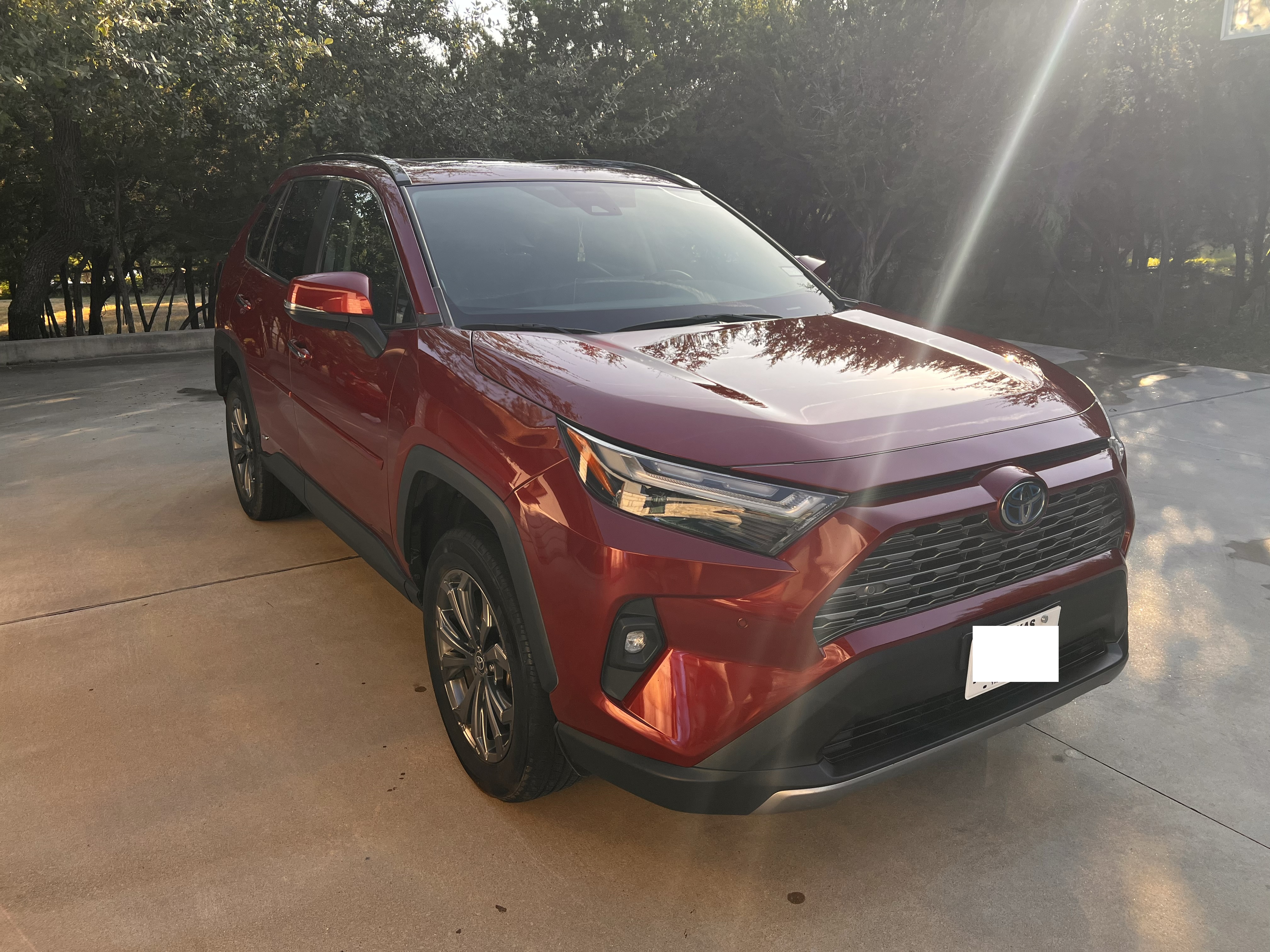Used 2022 Toyota RAV4 Limited AWD/4WD image 1
