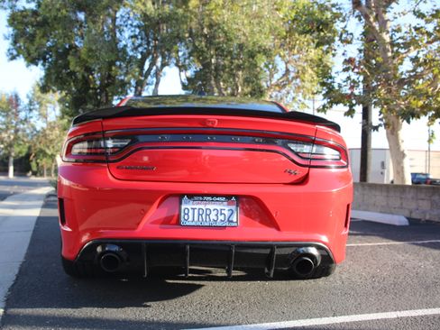 Used 2019 Dodge Charger R/T RWD image 10