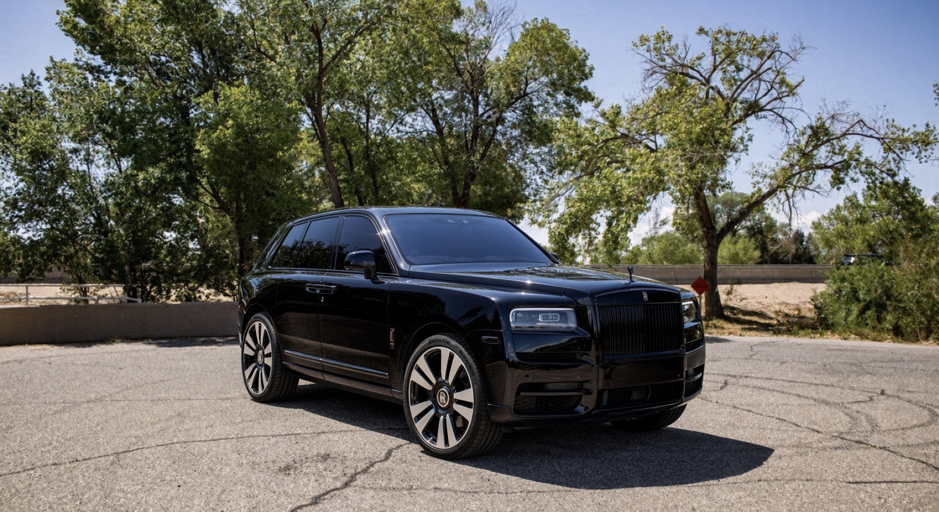 Used 2022 Rolls-Royce Cullinan w/ Dynamic Package AWD/4WD image 27