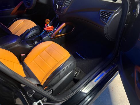 Used 2016 Hyundai Veloster Turbo w/ Option Group 04 FWD image 13