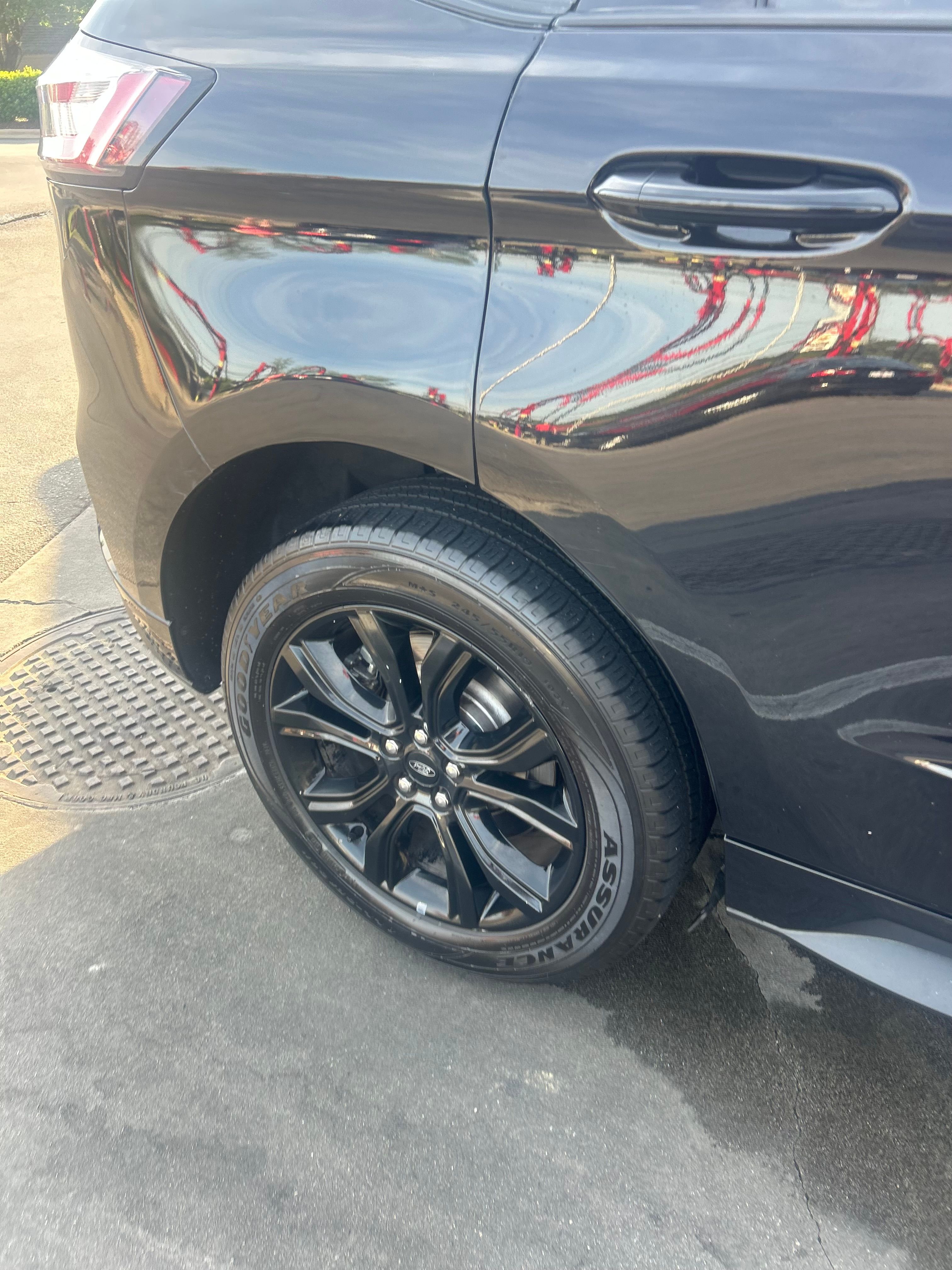 Used 2023 Ford Edge SE w/ Black Appearance Package AWD/4WD image 4