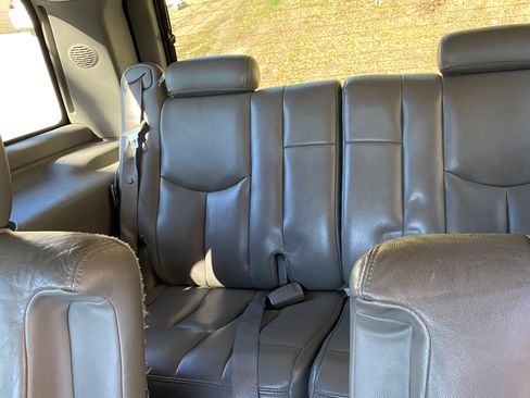 Used 2004 Chevrolet Tahoe Z71 w/ Z71 Preferred Equipment Group image 11