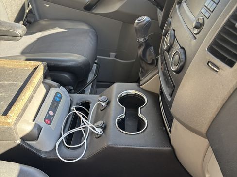 Used 2017 Mercedes-Benz Sprinter 2500 image 11