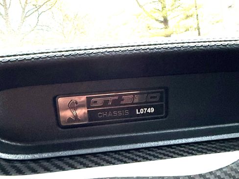 Used 2020 Ford Mustang Shelby GT350 w/ Technology Package image 15