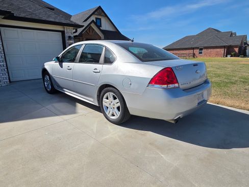 Used 2012 Chevrolet Impala LT w/ LT Sunroof Package image 8