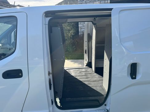 Used 2020 Nissan NV200 SV image 9