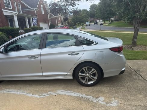 Used 2019 Hyundai Sonata SEL w/ Tech Package 02 FWD image 5