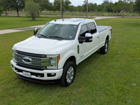 Used 2019 Ford F350 Platinum w/ Platinum Ultimate Package image 12