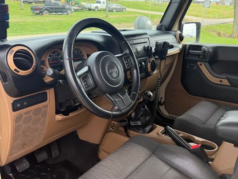 Used 2011 Jeep Wrangler Unlimited Rubicon w/ Trailer Tow Group image 6