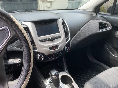 Used 2017 Chevrolet Cruze LS image 5