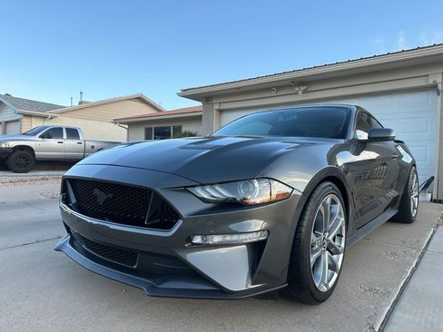 Used 2018 Ford Mustang GT Premium w/ Black Accent Package RWD image 4