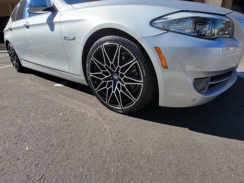 Used 2011 BMW 528i Sedan image 5