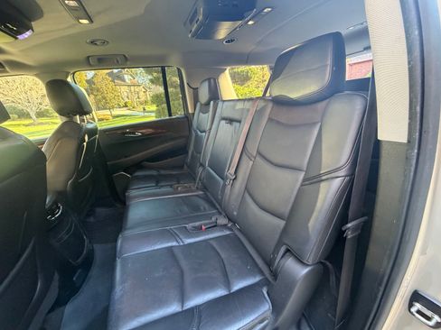 Used 2015 Cadillac Escalade ESV 4WD image 12