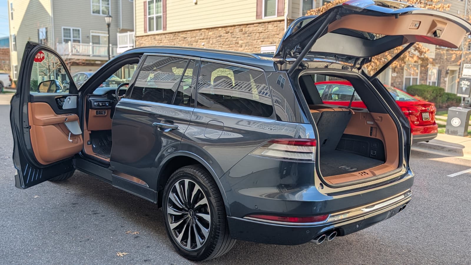 Used 2020 Lincoln Aviator Black Label Grand Touring w/ Class IV Trailer Tow Package AWD/4WD image 1