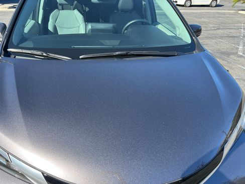 Used 2023 Toyota Sienna Limited image 28