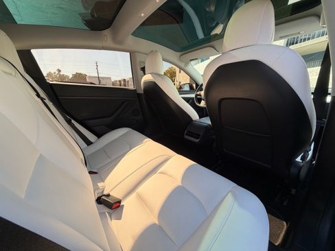 Used 2021 Tesla Model 3 Standard Range Plus image 15