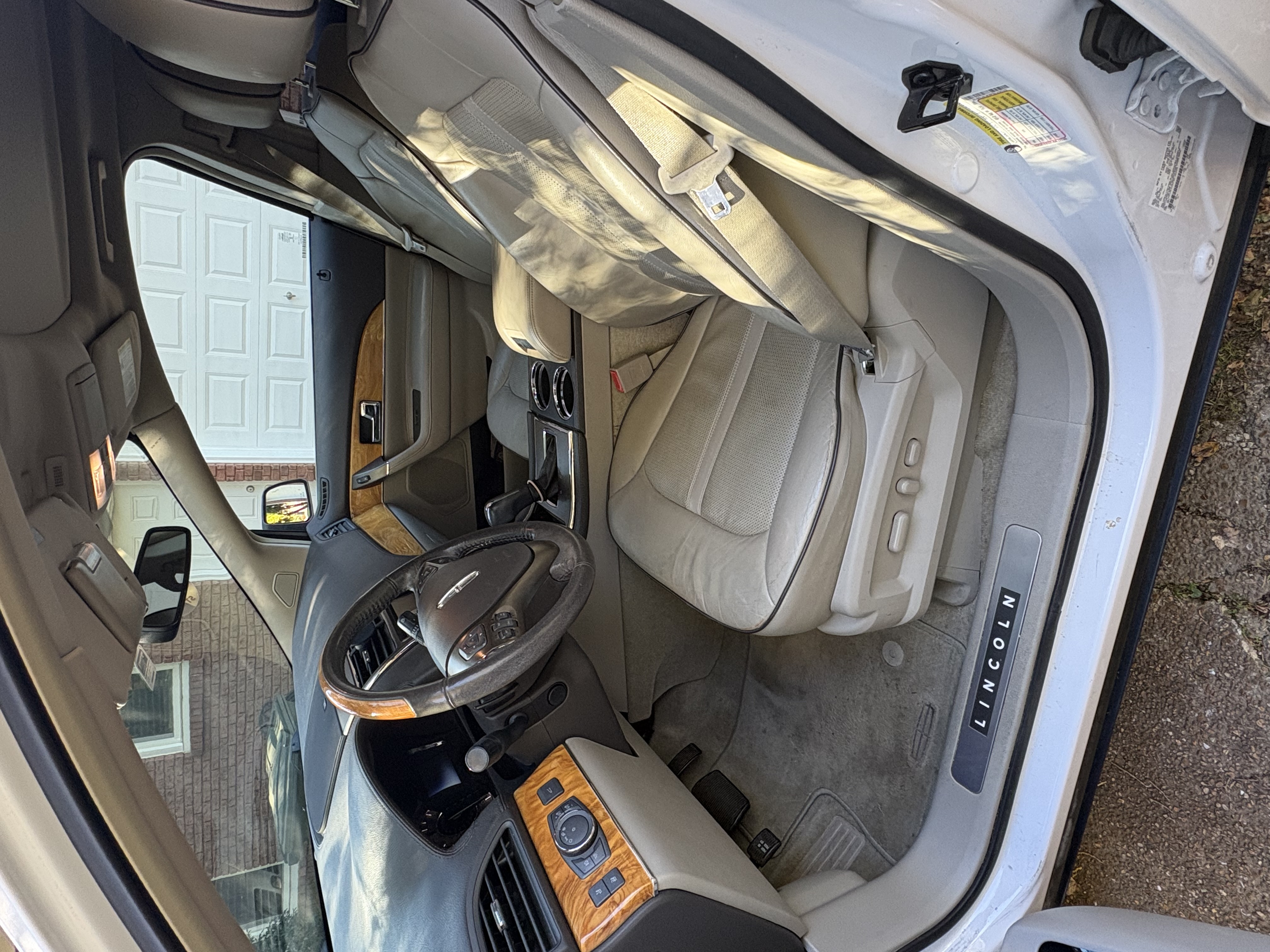 Used 2015 Lincoln MKX FWD w/ Equipment Group 102A image 10