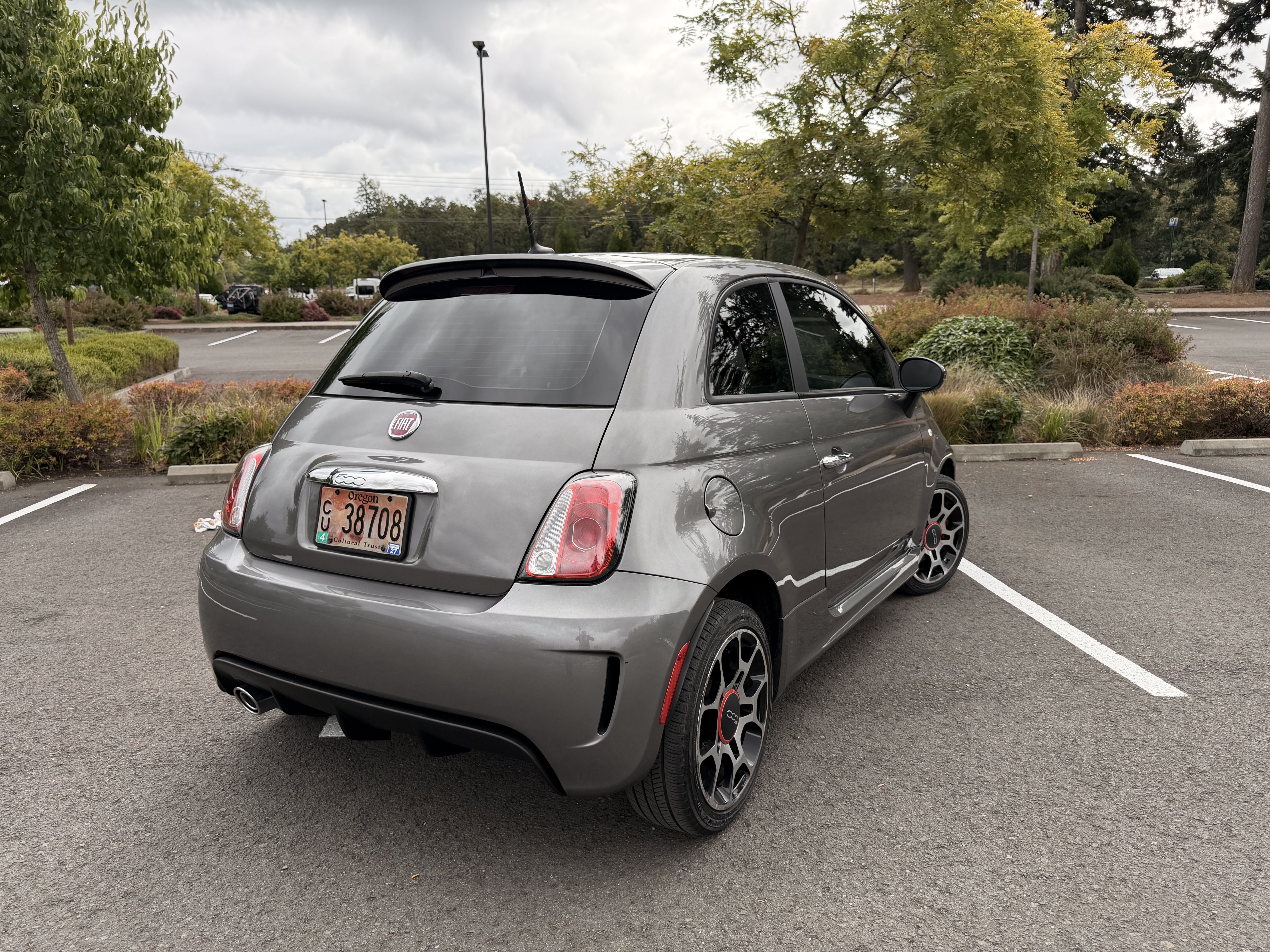 Used 2013 FIAT 500 Turbo w/ Beats Audio Pkg FWD image 9