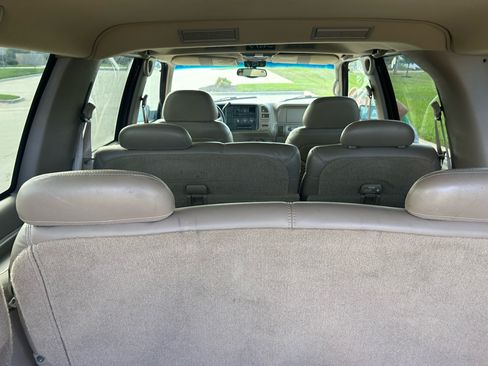 Used 1999 GMC Suburban Sport Utility w/ Marketing Opt Pkg 3 image 2