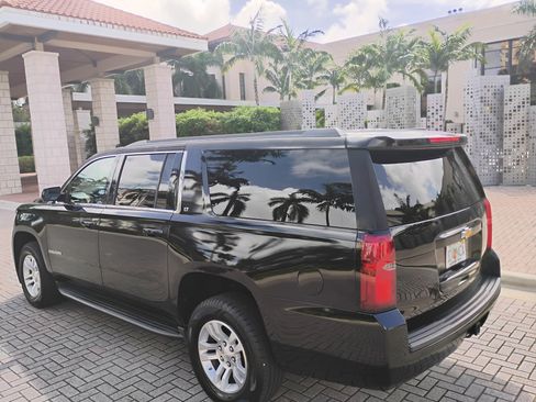 Used 2019 Chevrolet Suburban LT image 5